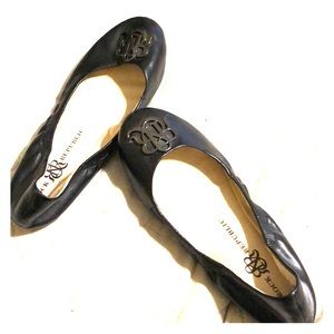 Excellent condition Rock & Republic flats.